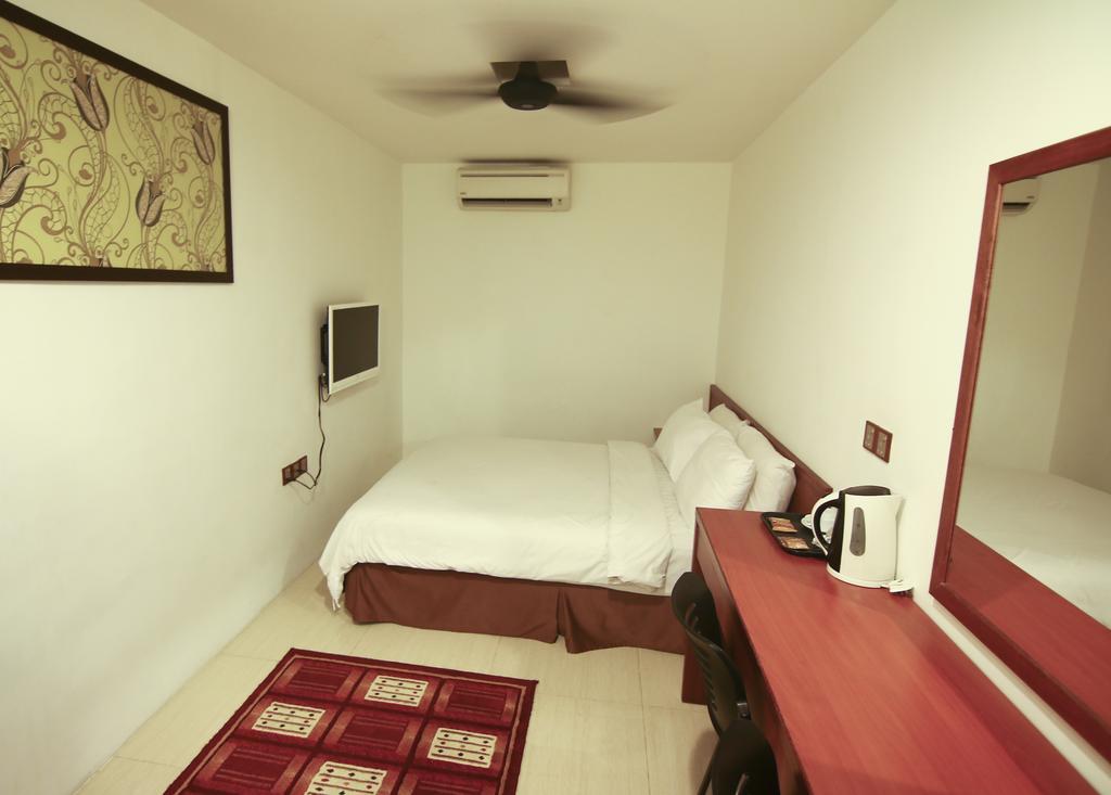 Ag Hotel Penang Гелугор Экстерьер фото