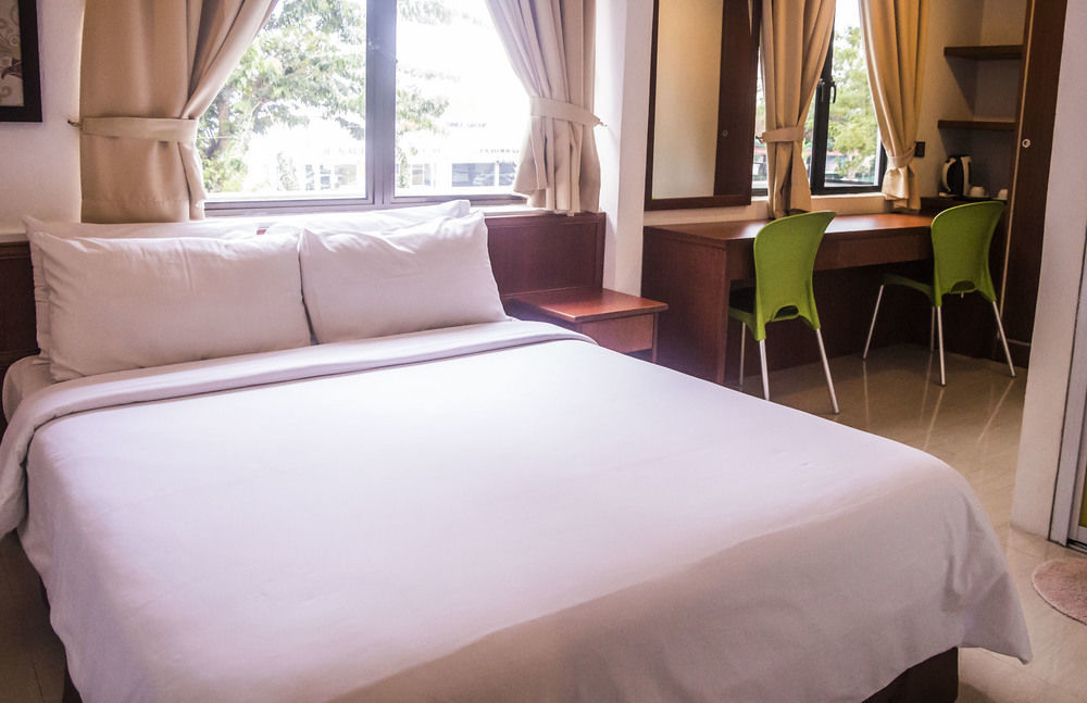 Ag Hotel Penang Гелугор Экстерьер фото