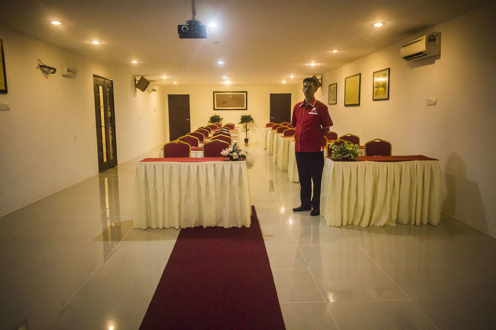 Ag Hotel Penang Гелугор Экстерьер фото