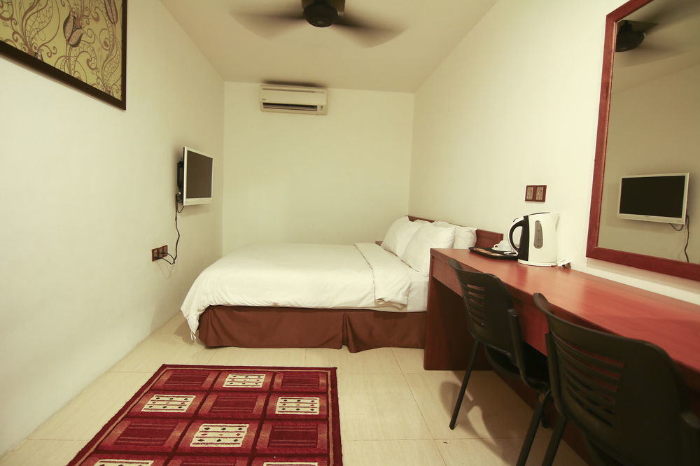 Ag Hotel Penang Гелугор Экстерьер фото